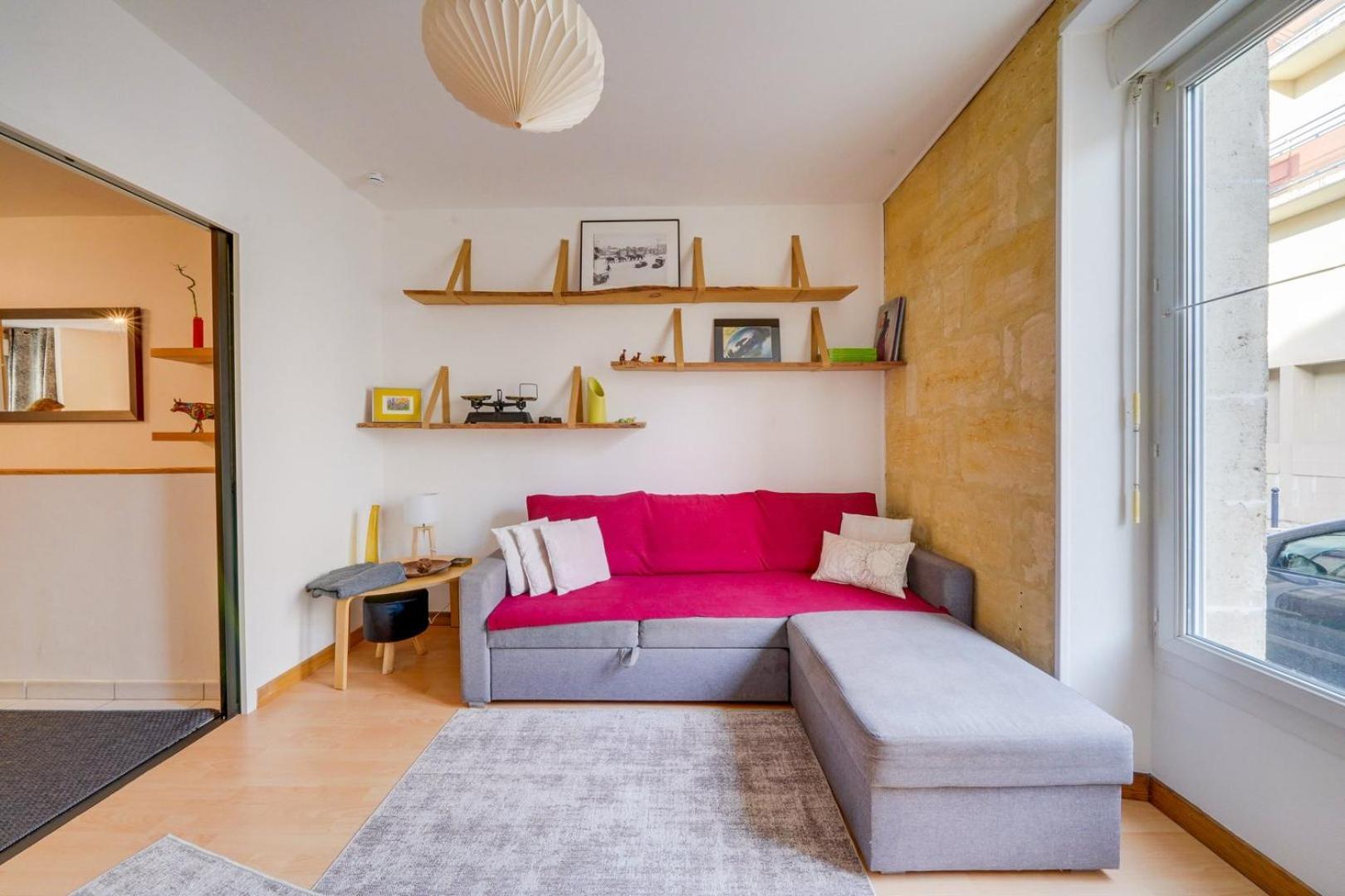 Guest house Charming Townhouse With Terrace