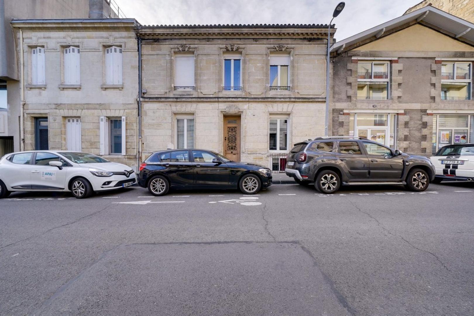 Charming Townhouse With Terrace Bordeaux