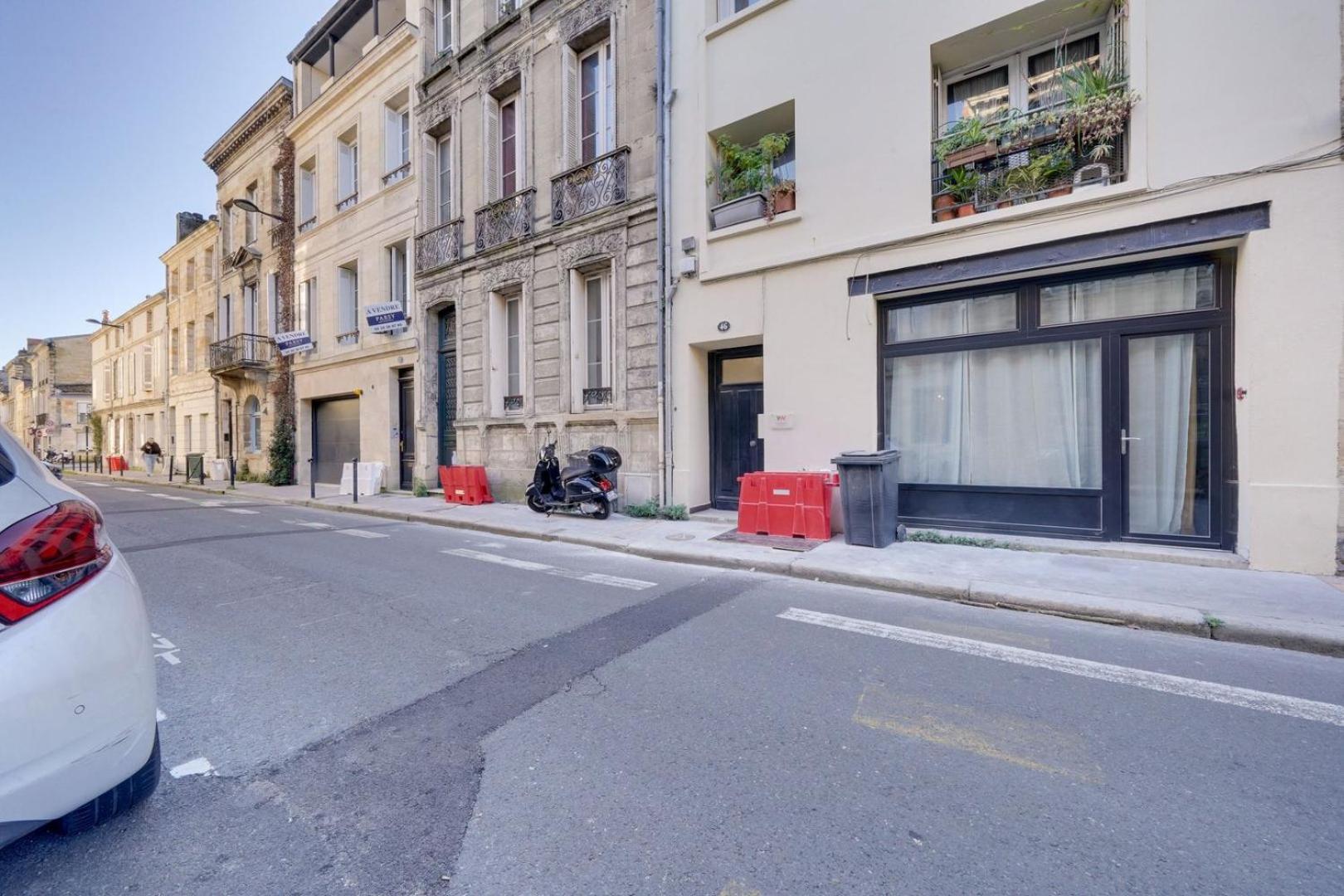 Lovely In Chartrons With Terrace Apartment