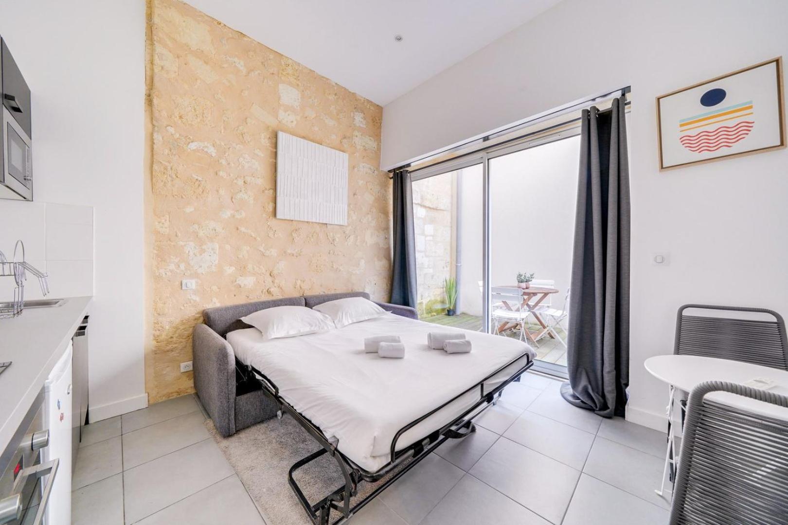 Beautiful With Private Terrace Apartment *