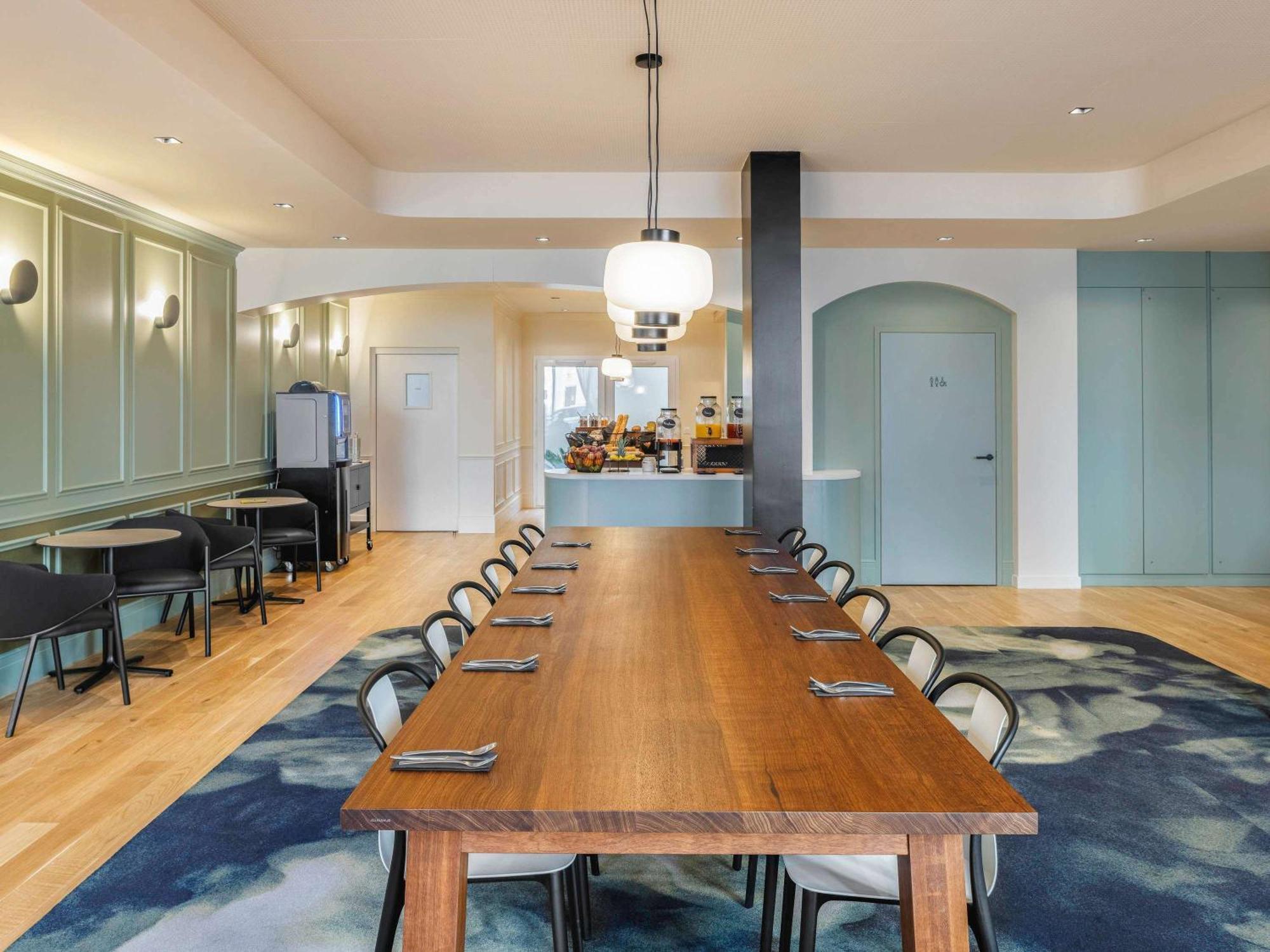 Mercure Centre Gare Atlantic Hotel 4*