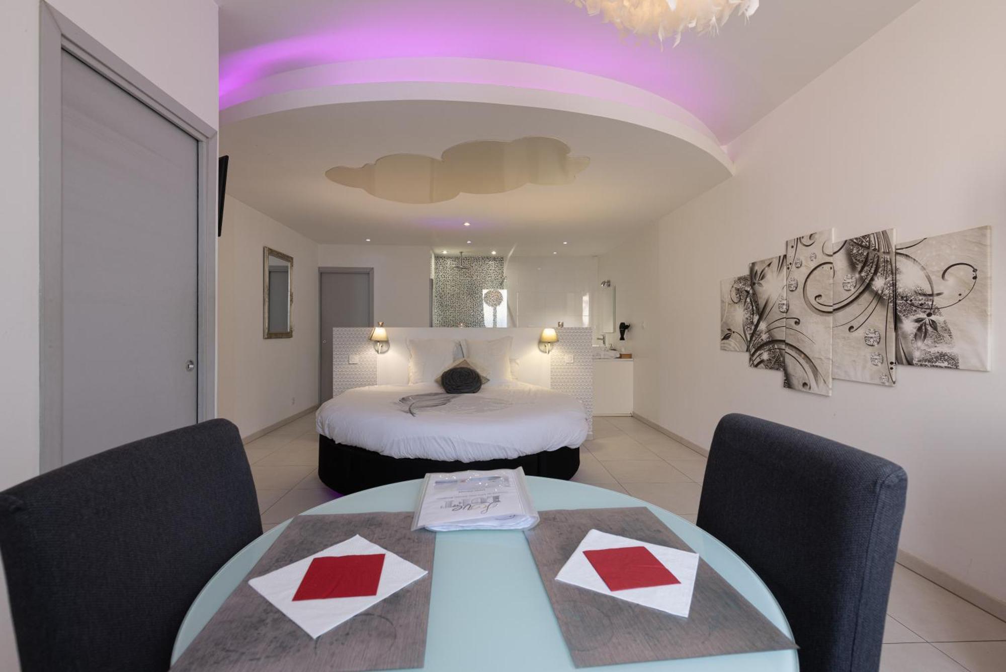 Loft Apartment *
