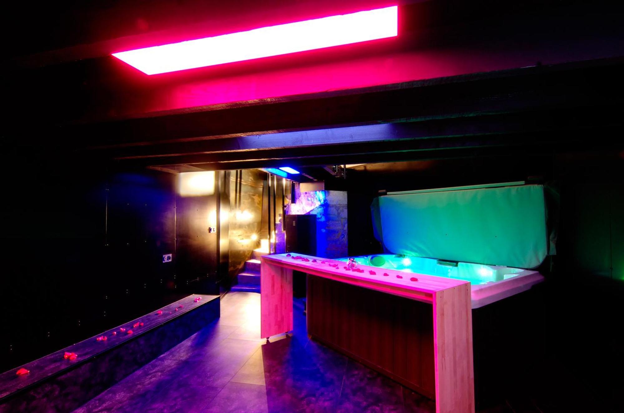 Mieuxqualhotel Jacuzzi Privatif La Retro Appartement