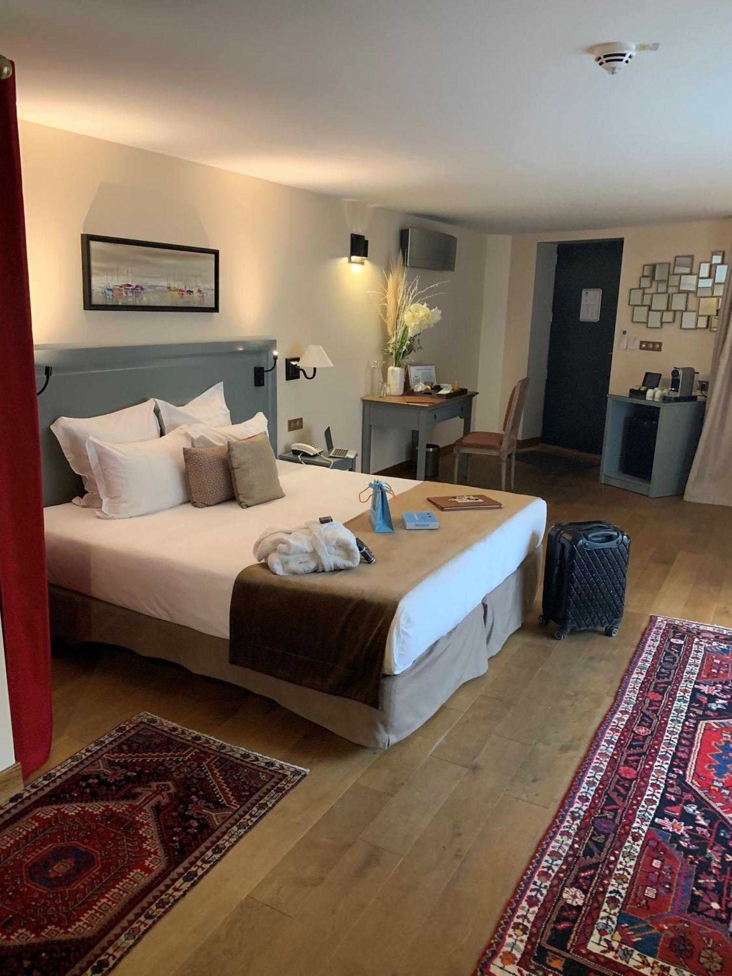Khách sạn Vatel 4*