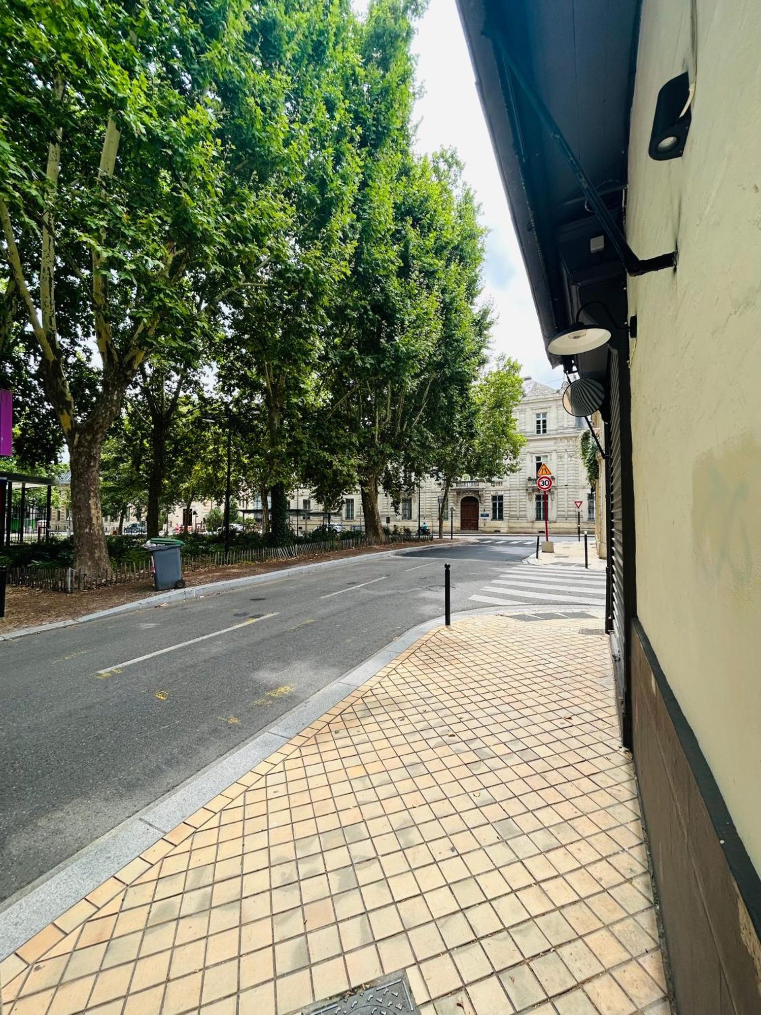 Renove 30m2 A 5 Min De La Gare Apartment