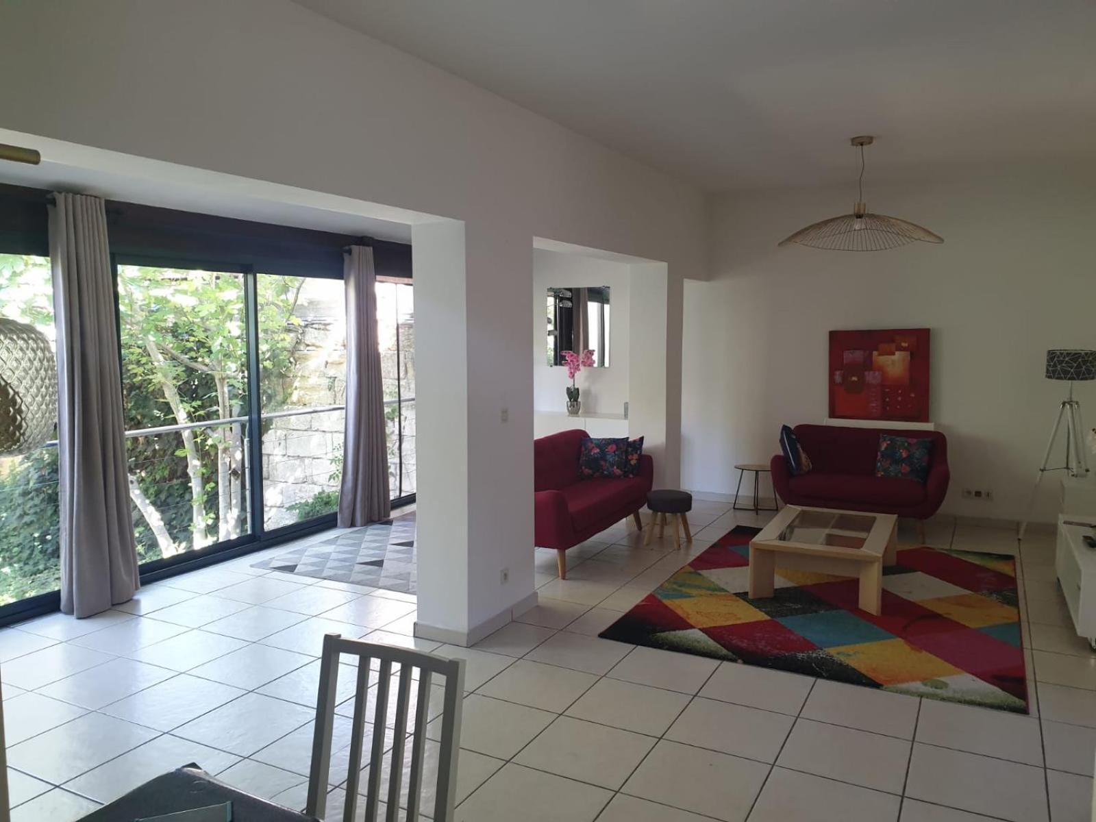 Maison 150m2 Jardin A Louer En Entier, Centre Chartrons, 3 3 Salles De Bains 1 Canape-lit Llllnumero De Telephone Dans L'annonce Si Questionlll * Bordeaux