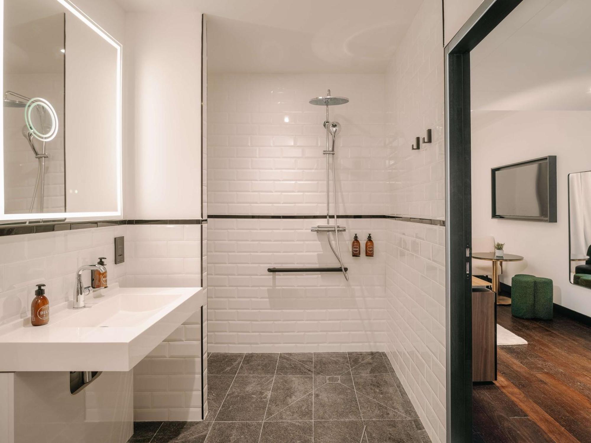 Marty - Tapestry Collection By Hilton Hotel Bordeaux