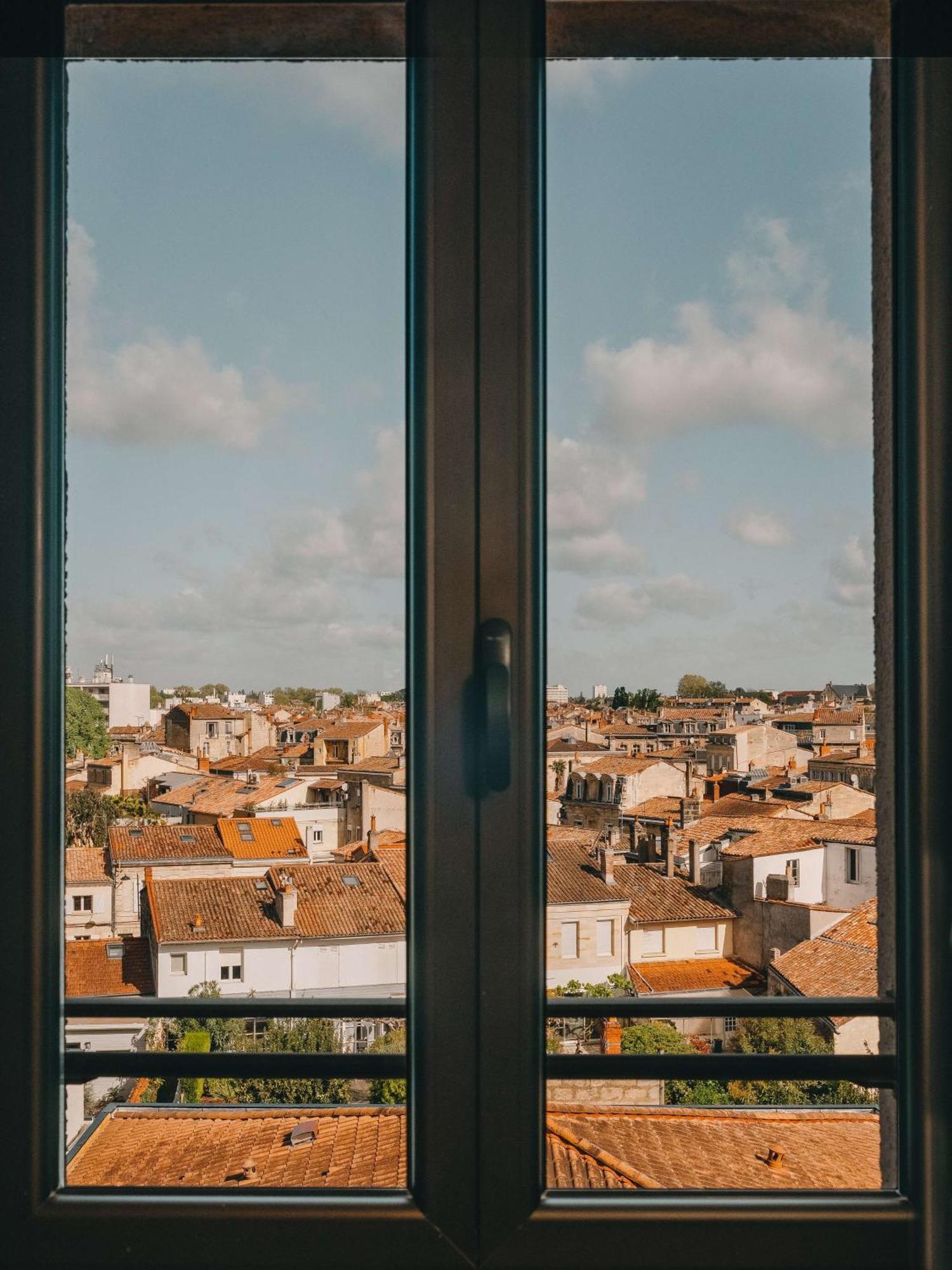 Marty - Tapestry Collection By Hilton Bordeaux