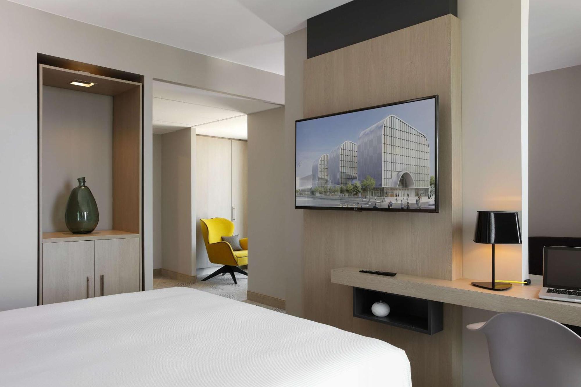 Hilton Garden Centre Hotel 4*