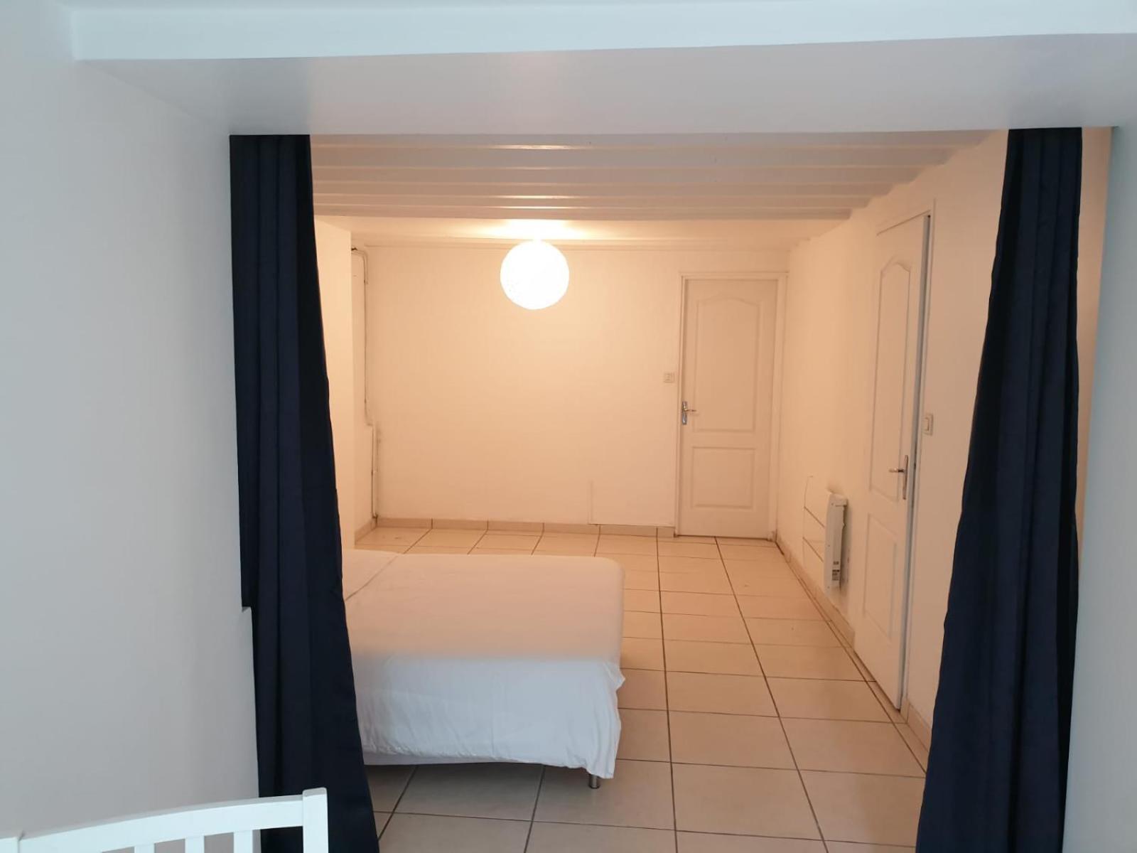 Maison 150m2 Jardin A Louer En Entier, Centre Chartrons, 3 3 Salles De Bains 1 Canape-lit Llllnumero De Telephone Dans L'annonce Si Questionlll Bordeaux