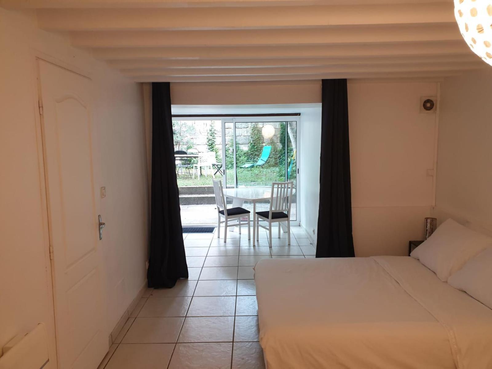 Ferienhaus Maison 150m2 Jardin A Louer En Entier, Centre Chartrons, 3 3 Salles De Bains 1 Canape-lit Llllnumero De Telephone Dans L'annonce Si Questionlll Bordeaux