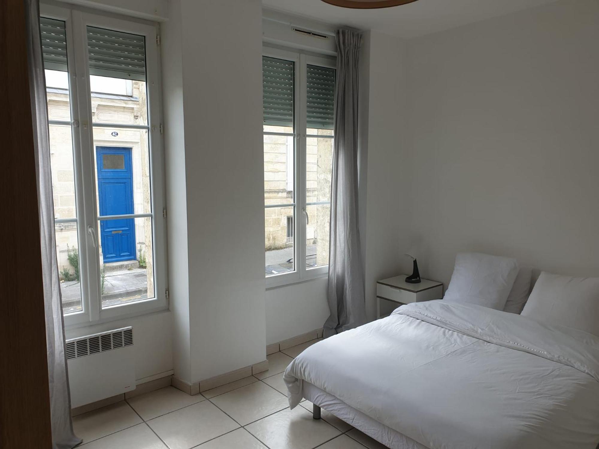 Ferienhaus Maison 150m2 Jardin A Louer En Entier, Centre Chartrons, 3 3 Salles De Bains 1 Canape-lit Llllnumero De Telephone Dans L'annonce Si Questionlll Bordeaux