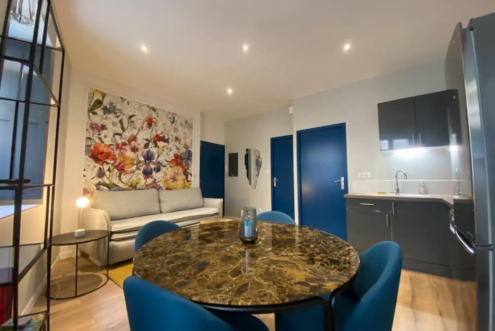 Cocon Des Chandeliers Apartment *