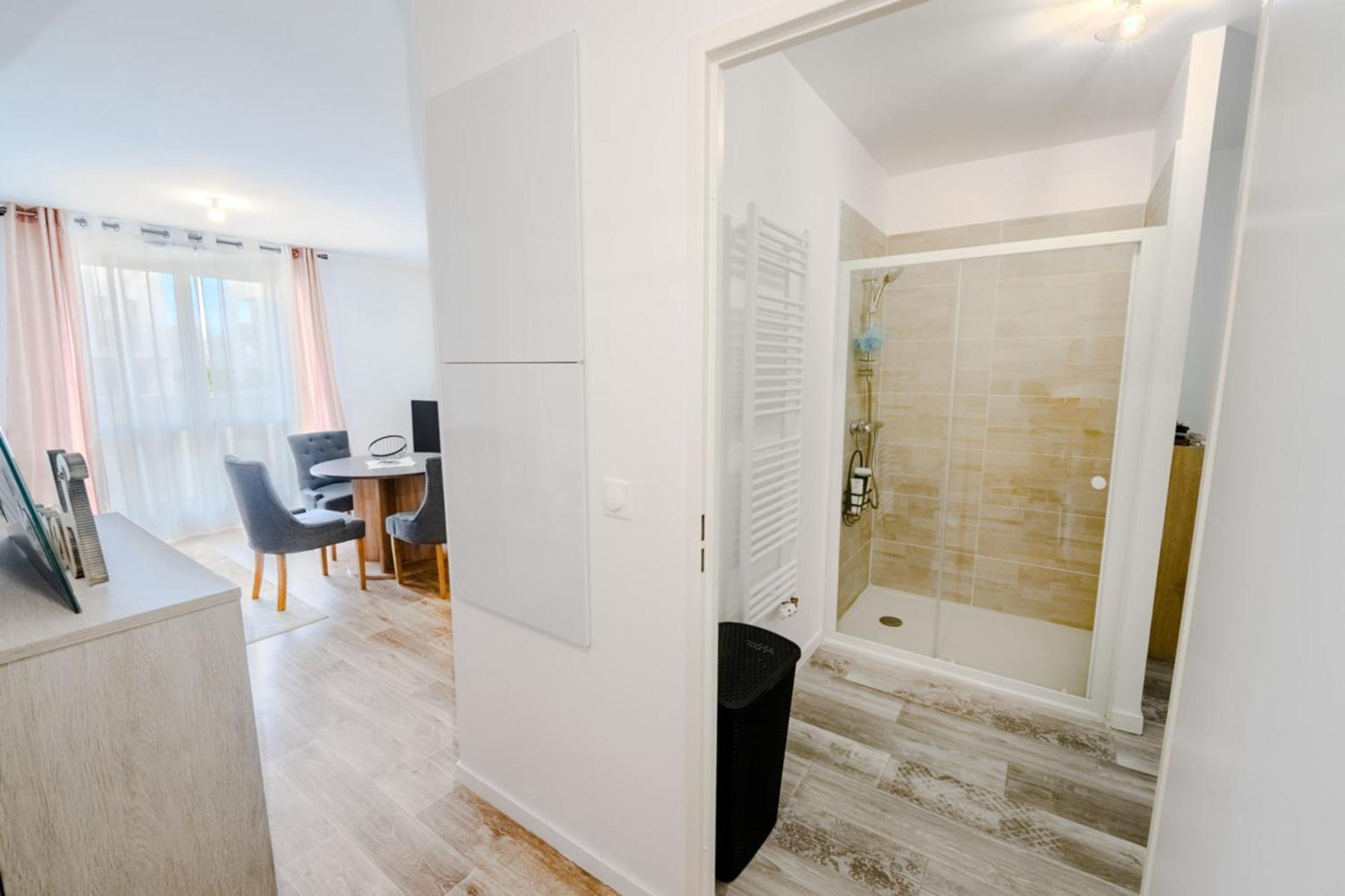 Pretty Island Of Calm In Apartment Bordeaux