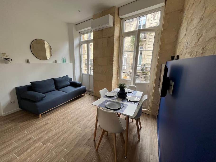 Apartment Climatise Au Coeur De Bordeaux