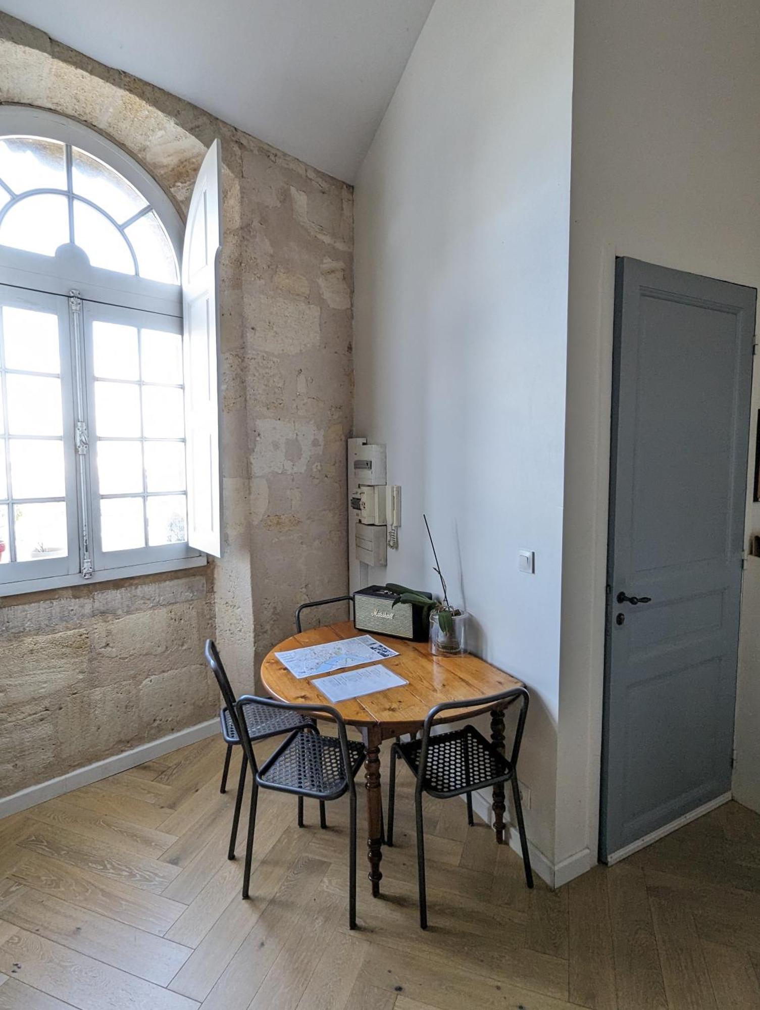 De Charme Sous Les Toits Avec Vue Sur La Garonne Apartment *