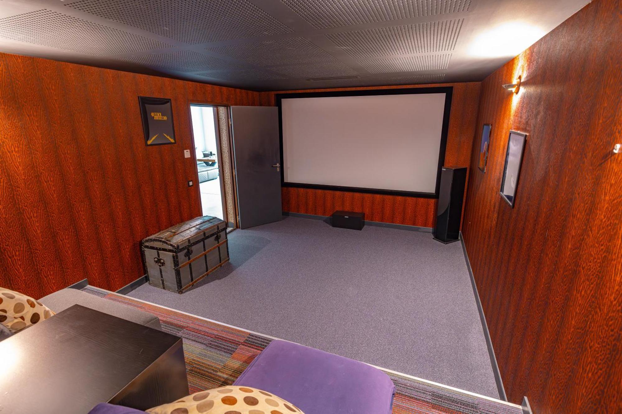 La Maison De Clara- Swimming Pool & Private Cinema *