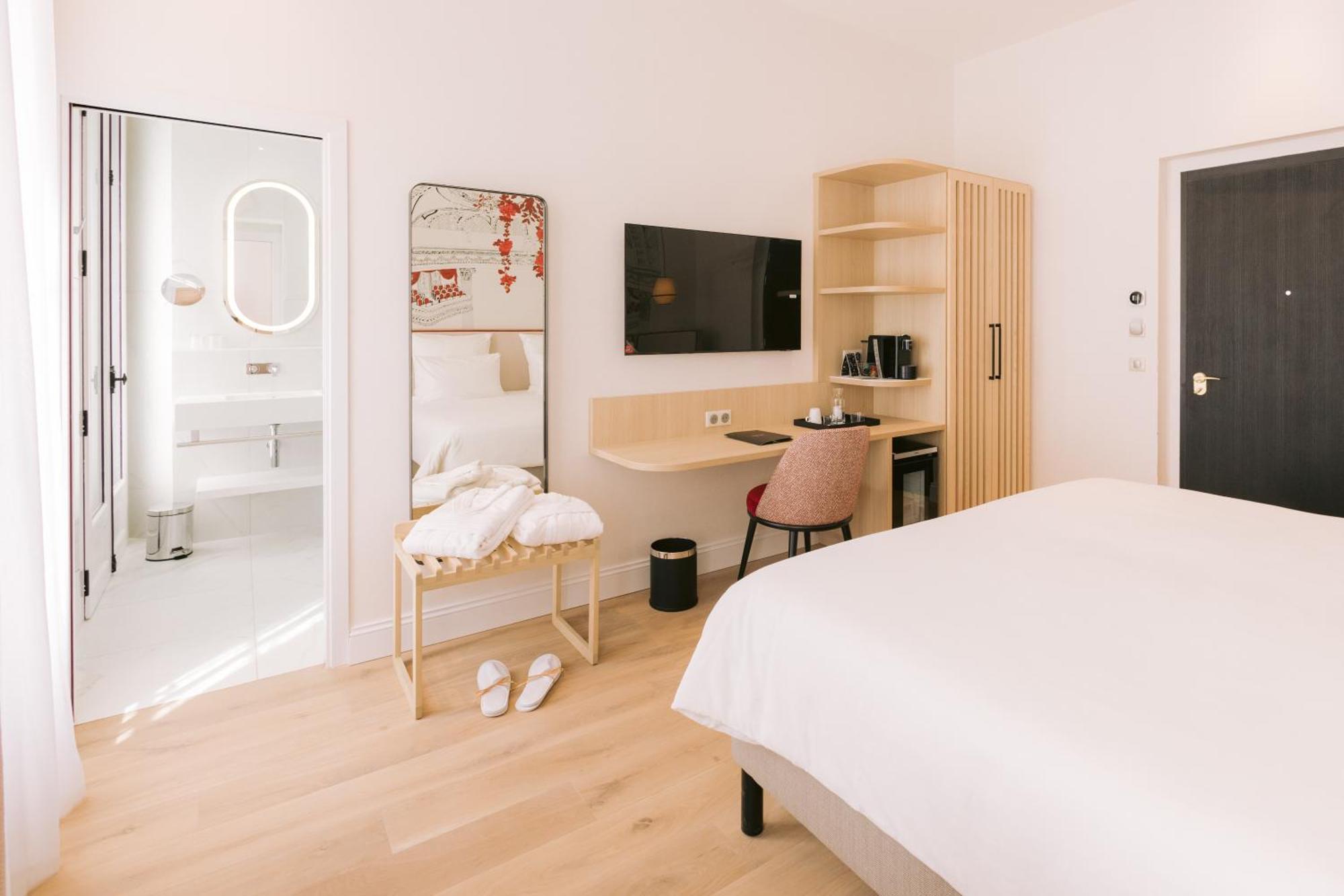 Majestic Hotel 4*