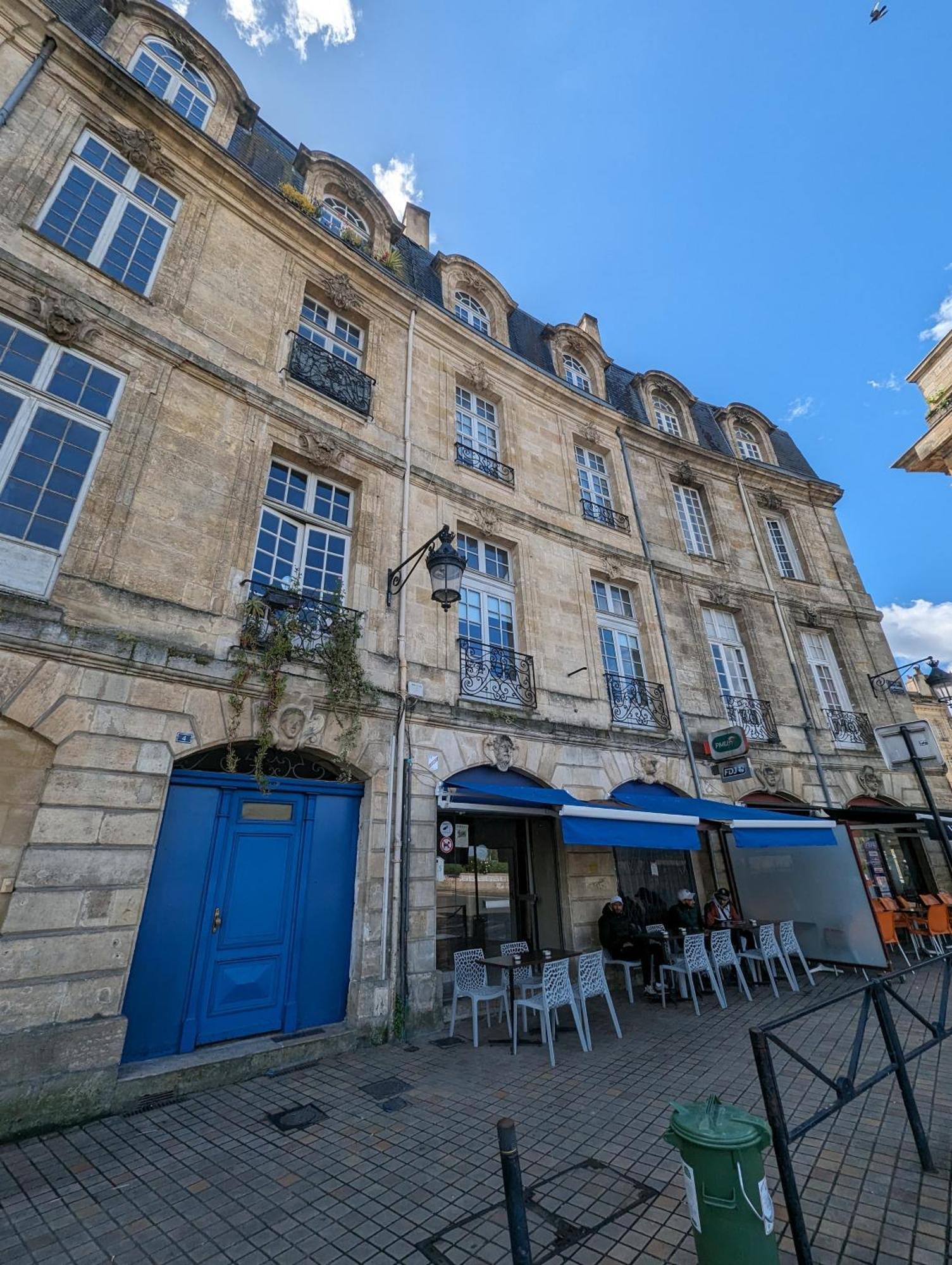 De Charme Sous Les Toits Avec Vue Sur La Garonne Apartment *
