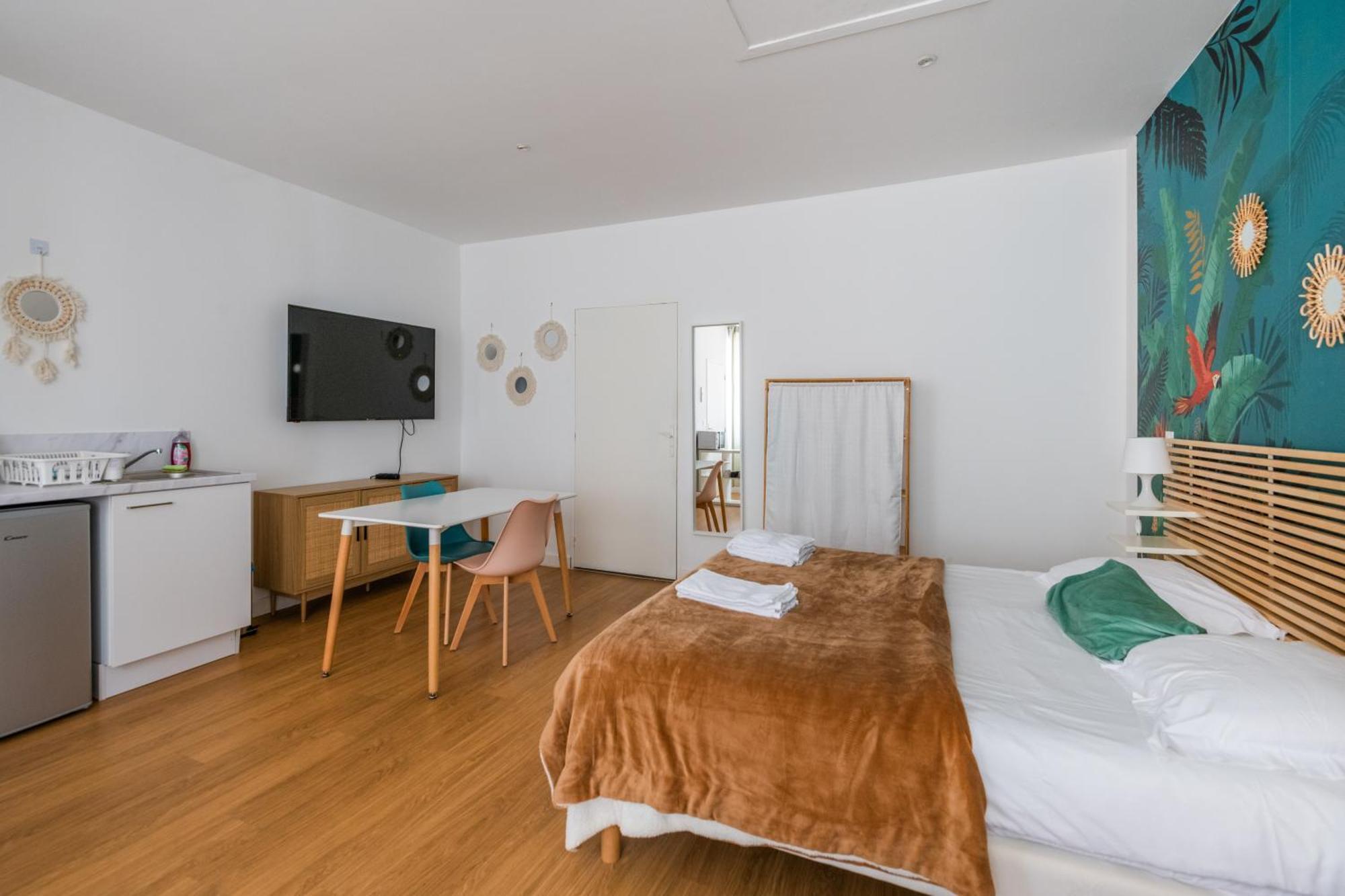 Le Jungle: Grand Renove, Climatise, Proche De La Gare Apartment *