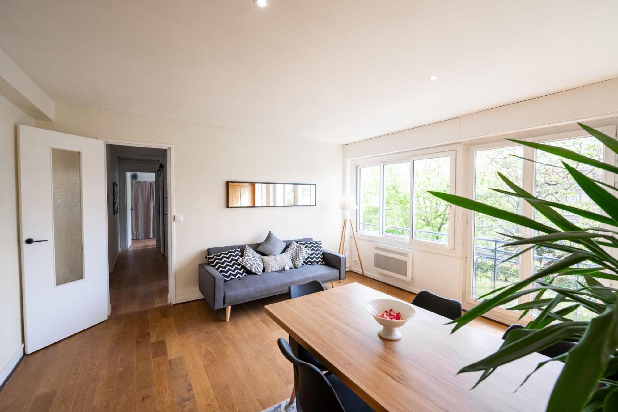 Bright And Charming 50 M Cocoon