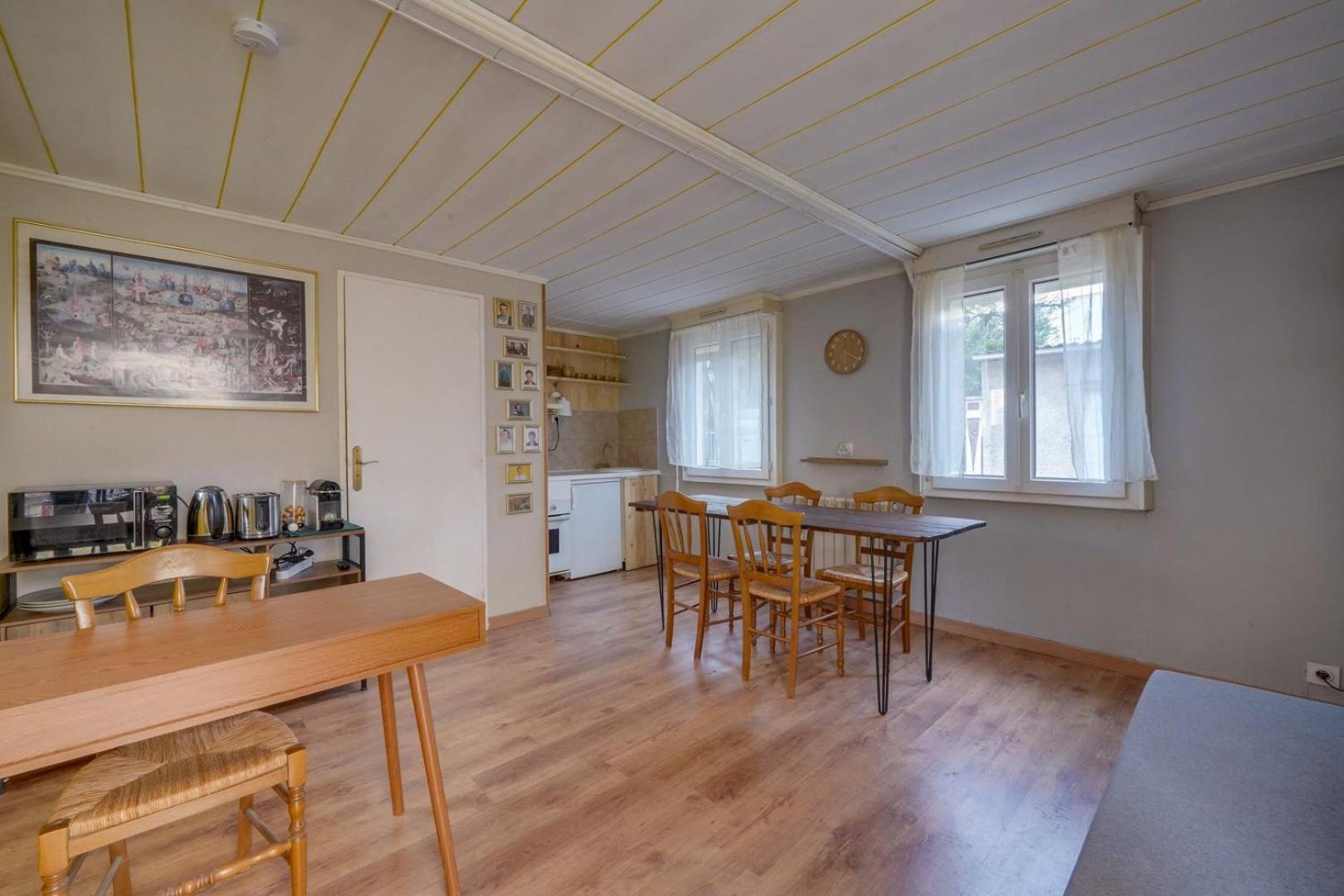 Guest house Maison Avec Terrasse & Parking Bacalan *