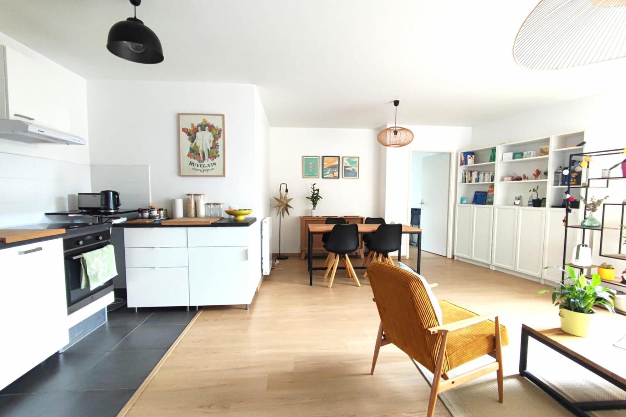 Spacious With Garden And Parking Slot Appartement Bordeaux