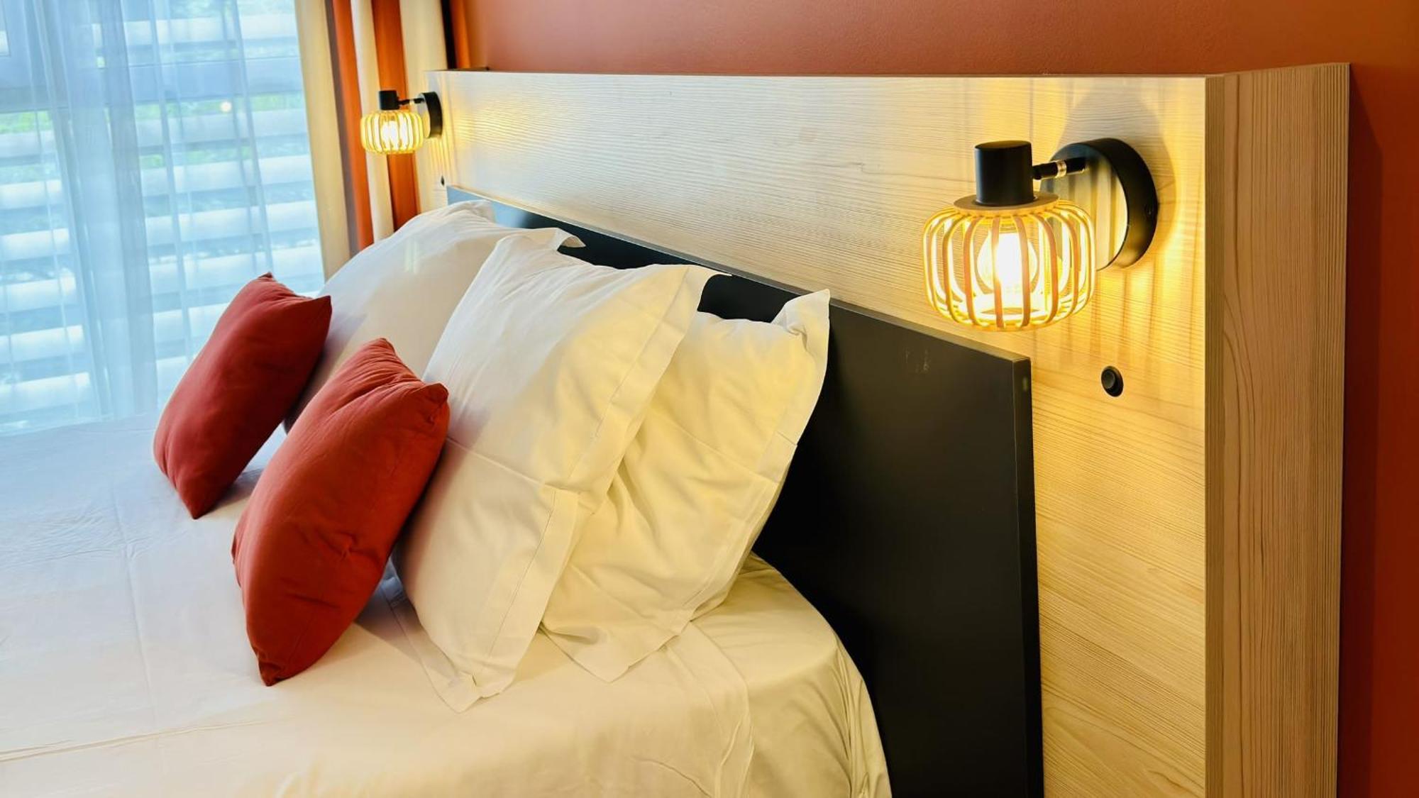 Khách sạn hẻo lánh Centre 3*