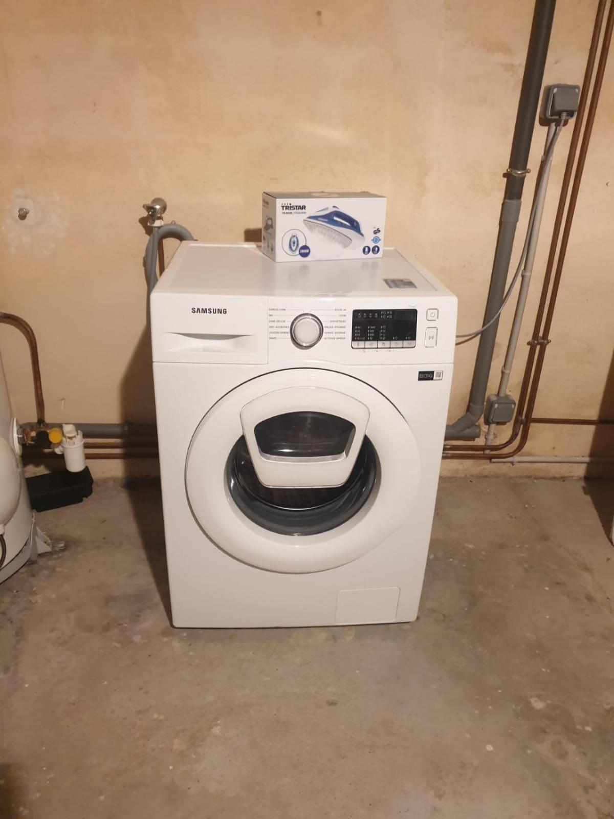 Maison 150m2 Jardin A Louer En Entier, Centre Chartrons, 3 3 Salles De Bains 1 Canape-lit Llllnumero De Telephone Dans L'annonce Si Questionlll Ferienhaus *