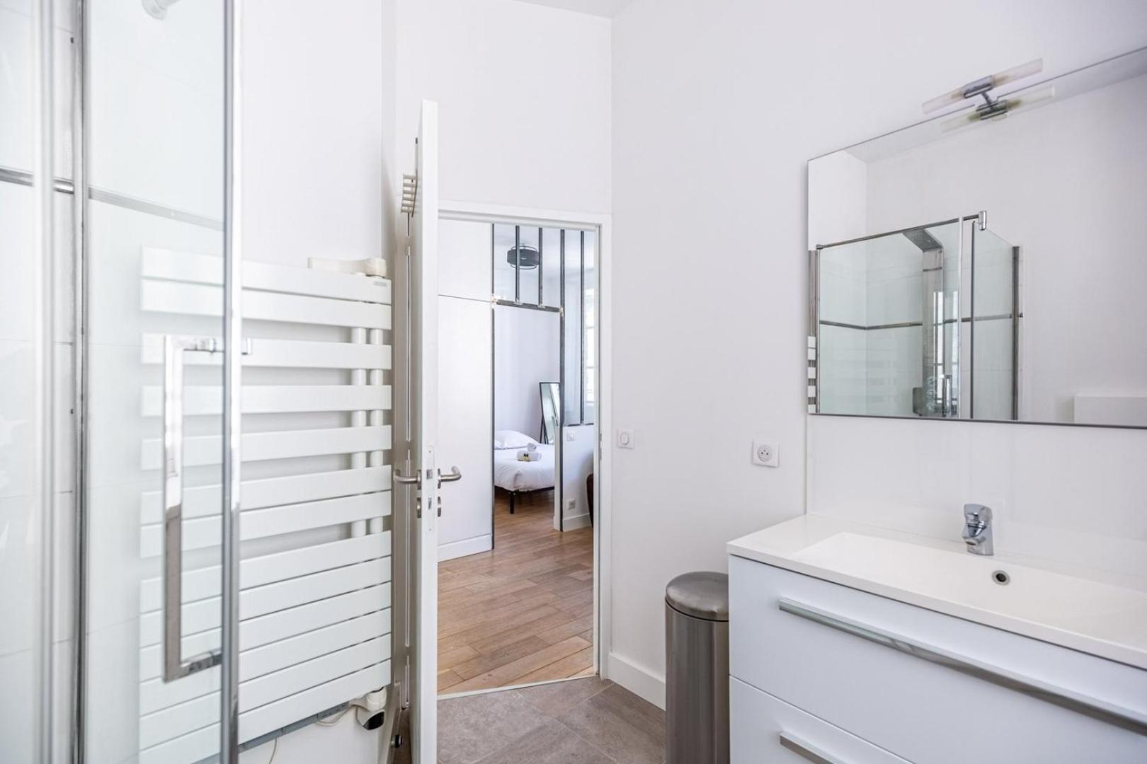 Guestready - A Bright Minimalism In The Centre Apartment Bordeaux