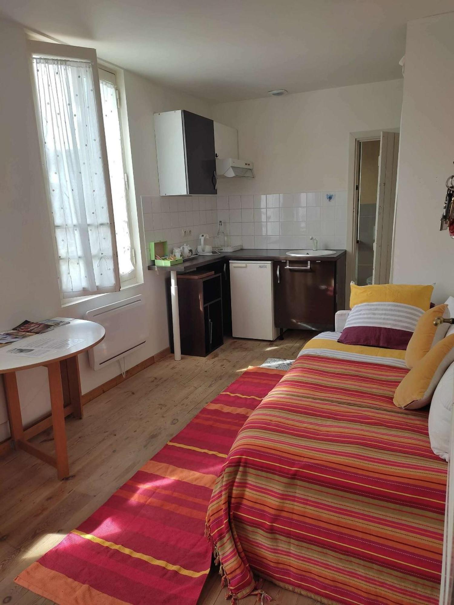 Le Miroir Aux Fees Bed & Breakfast 2*