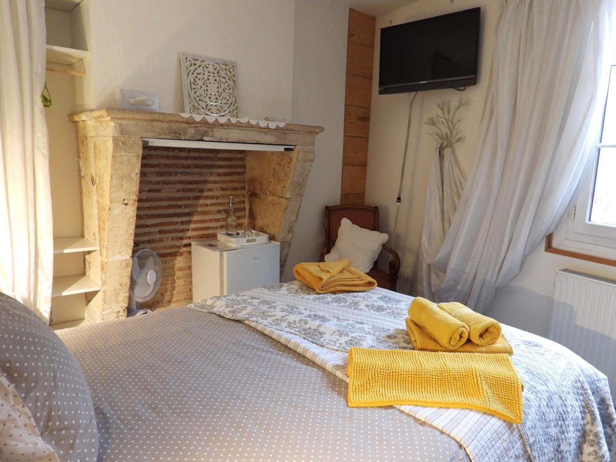 Le Miroir Aux Fees Bed & Breakfast