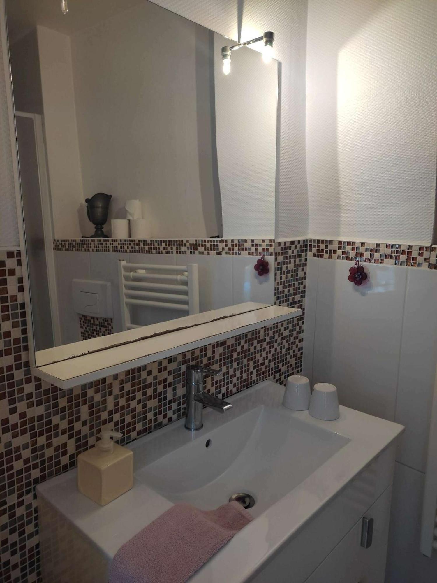 Le Miroir Aux Fees Bed & Breakfast 2*