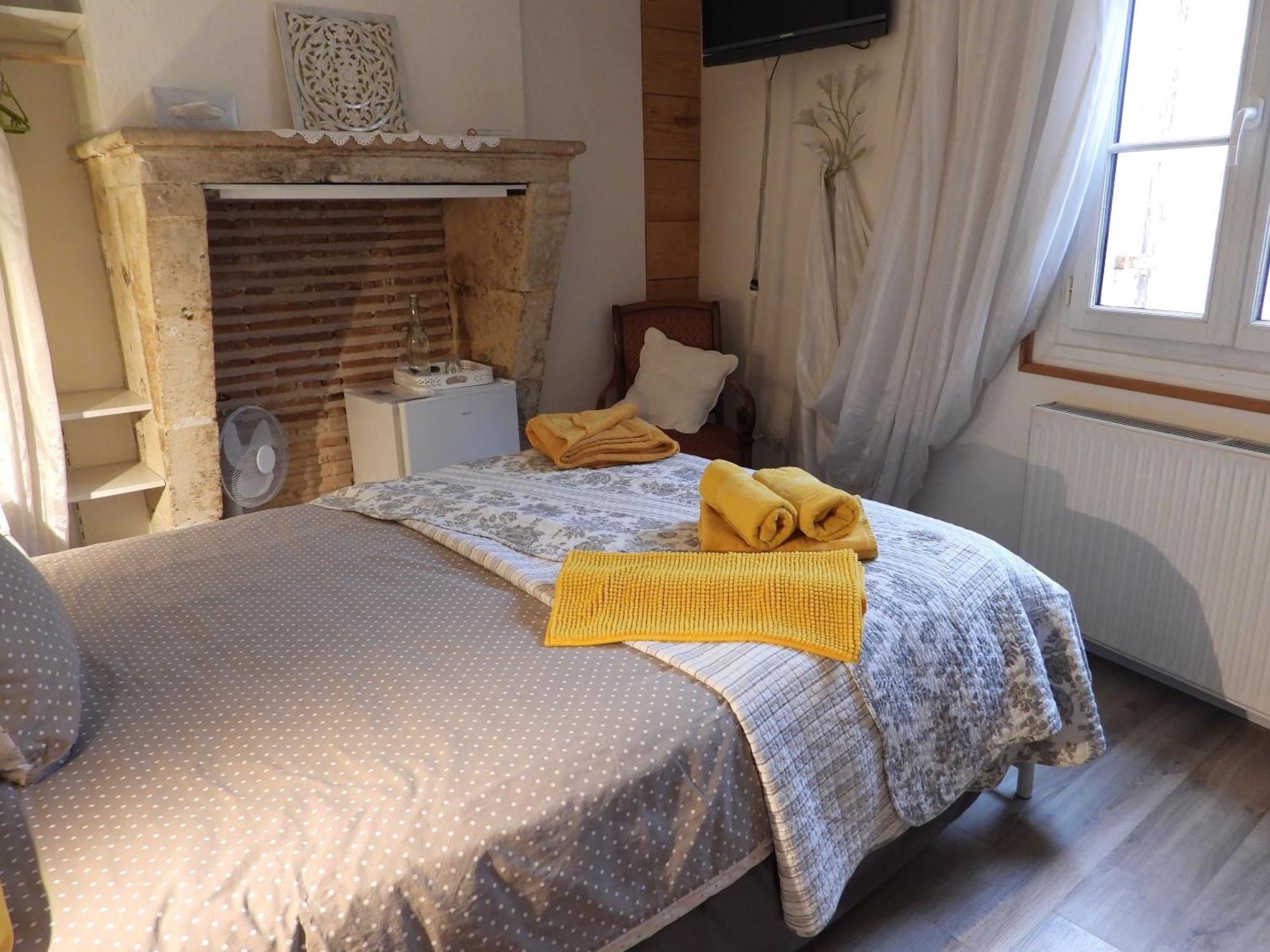 Le Miroir Aux Fees Bed & Breakfast 2*