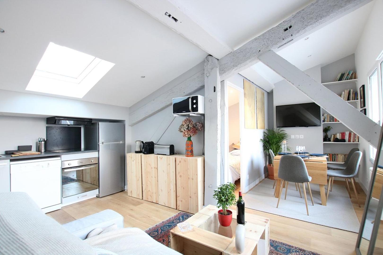 Căn hộ Guestready - Sunny Attic Near Grand Theatre