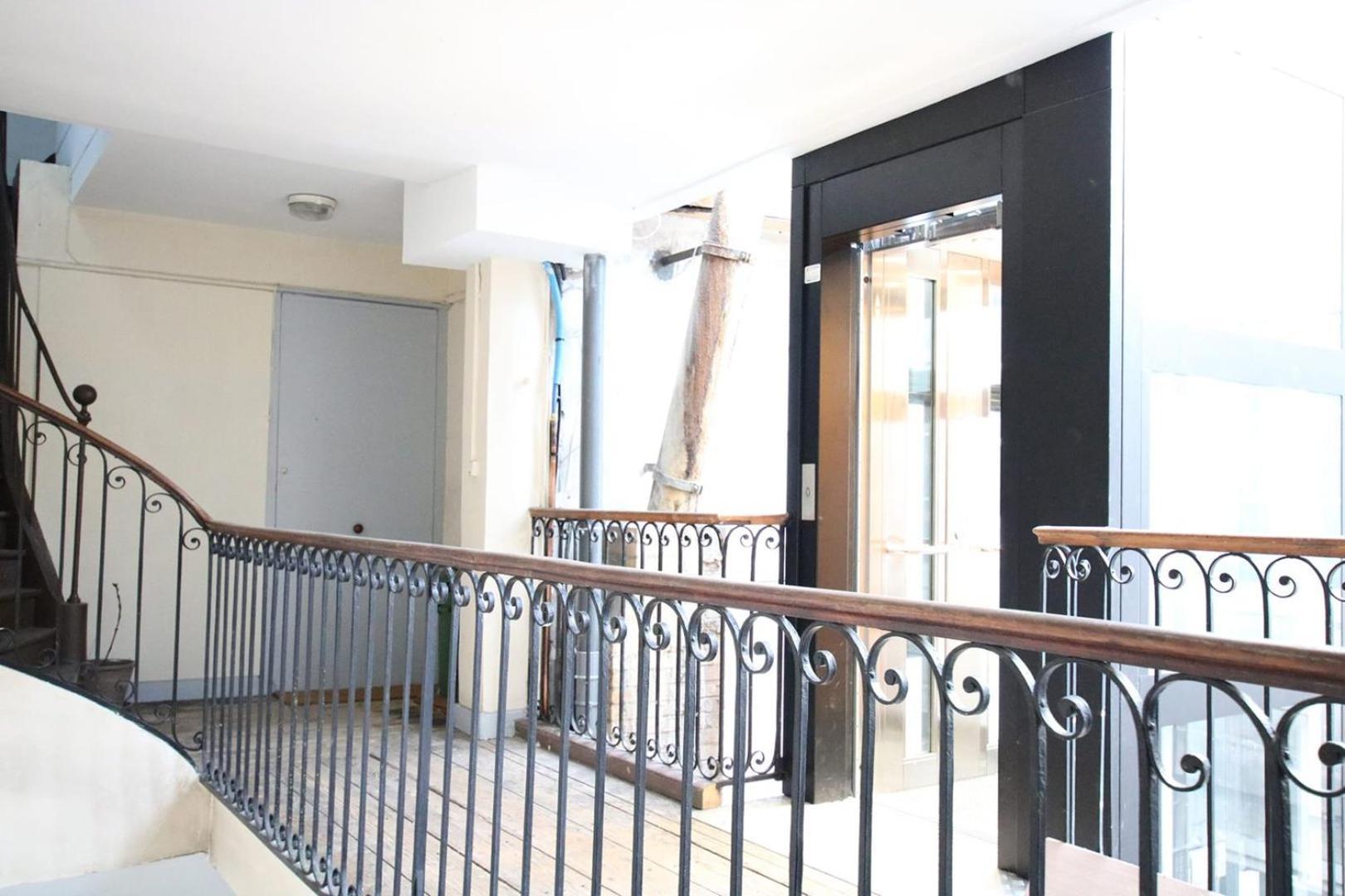 Guestready - Sunny Attic Near Grand Theatre
