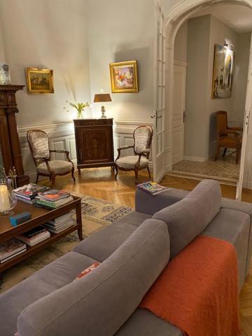 Bourgeois Apartment Bordeaux