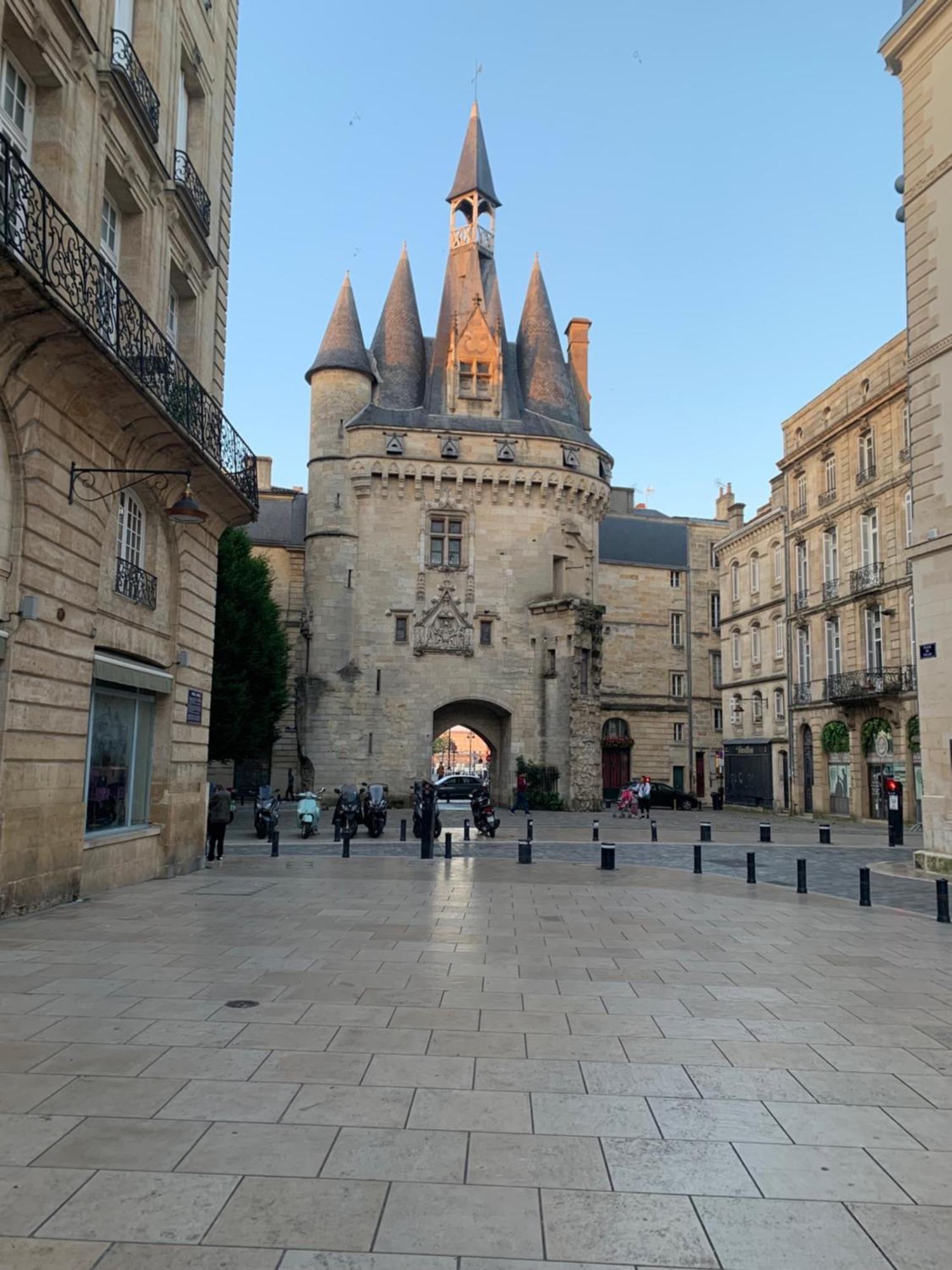 Bel Renove - Place Du Palais Avec Parking Appartement *