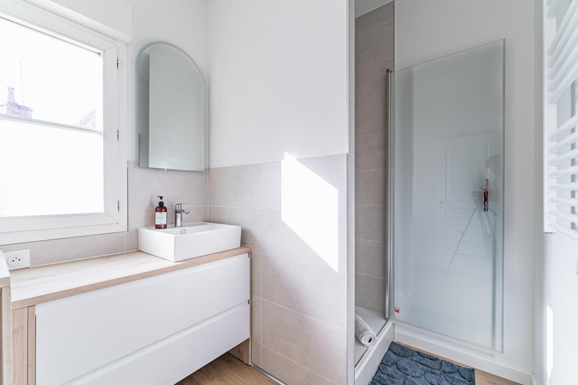 Aux Portes Du Jardin Public Apartment