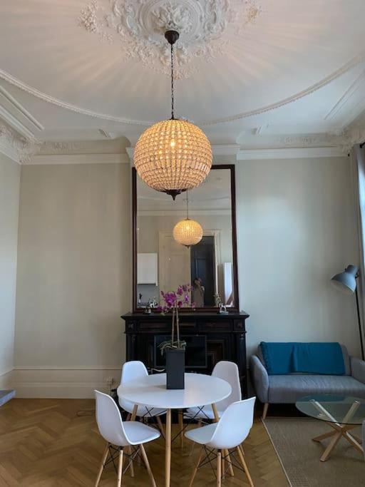 Splendide Haussmannien Dans Particulier *