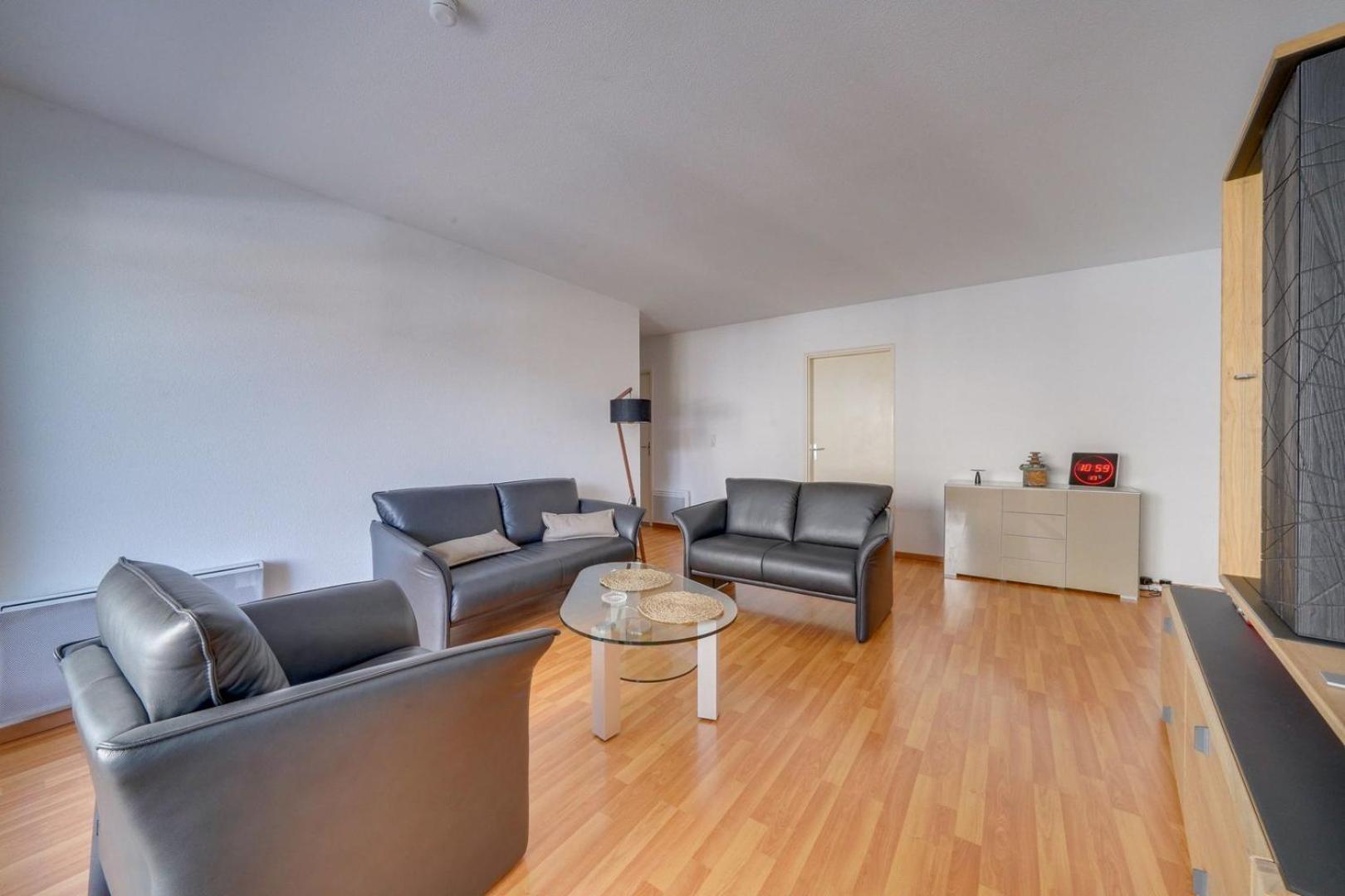 Lovely Flat With Parking Apartment