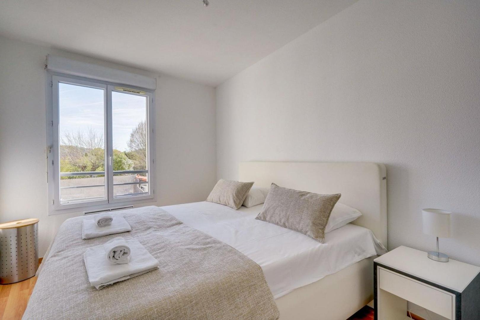 Apartment Lovely Flat With Parking *