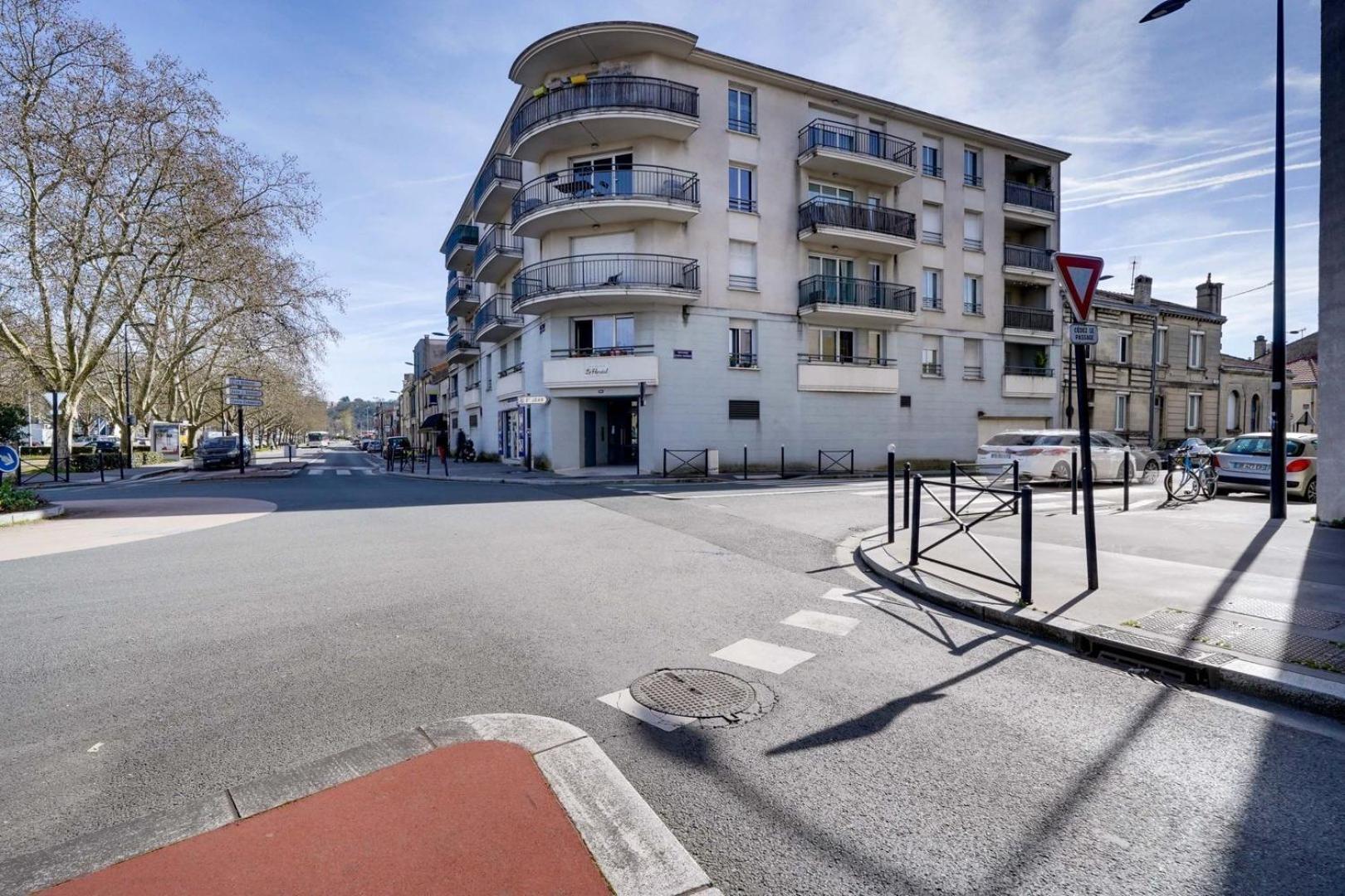 Apartment Lovely Flat With Parking