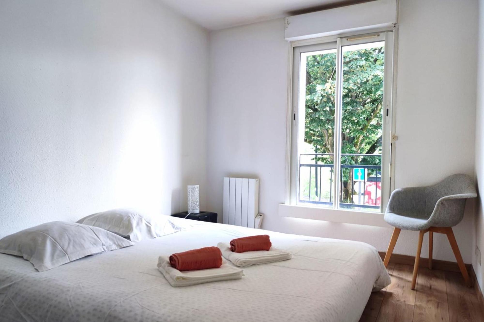 Spacious With Parking In Bordeaux