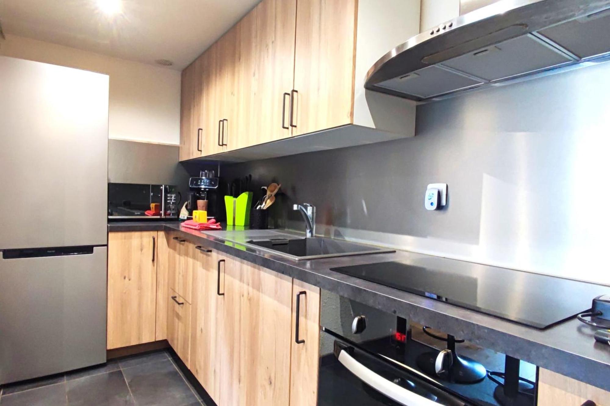 Spacious With Parking In Apartment Bordeaux