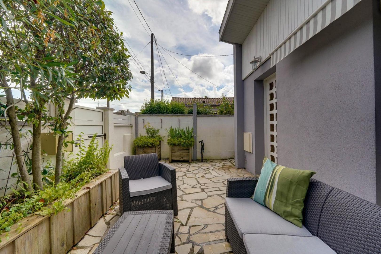 Maison De Charme A Bacalan Avec Terrasse
