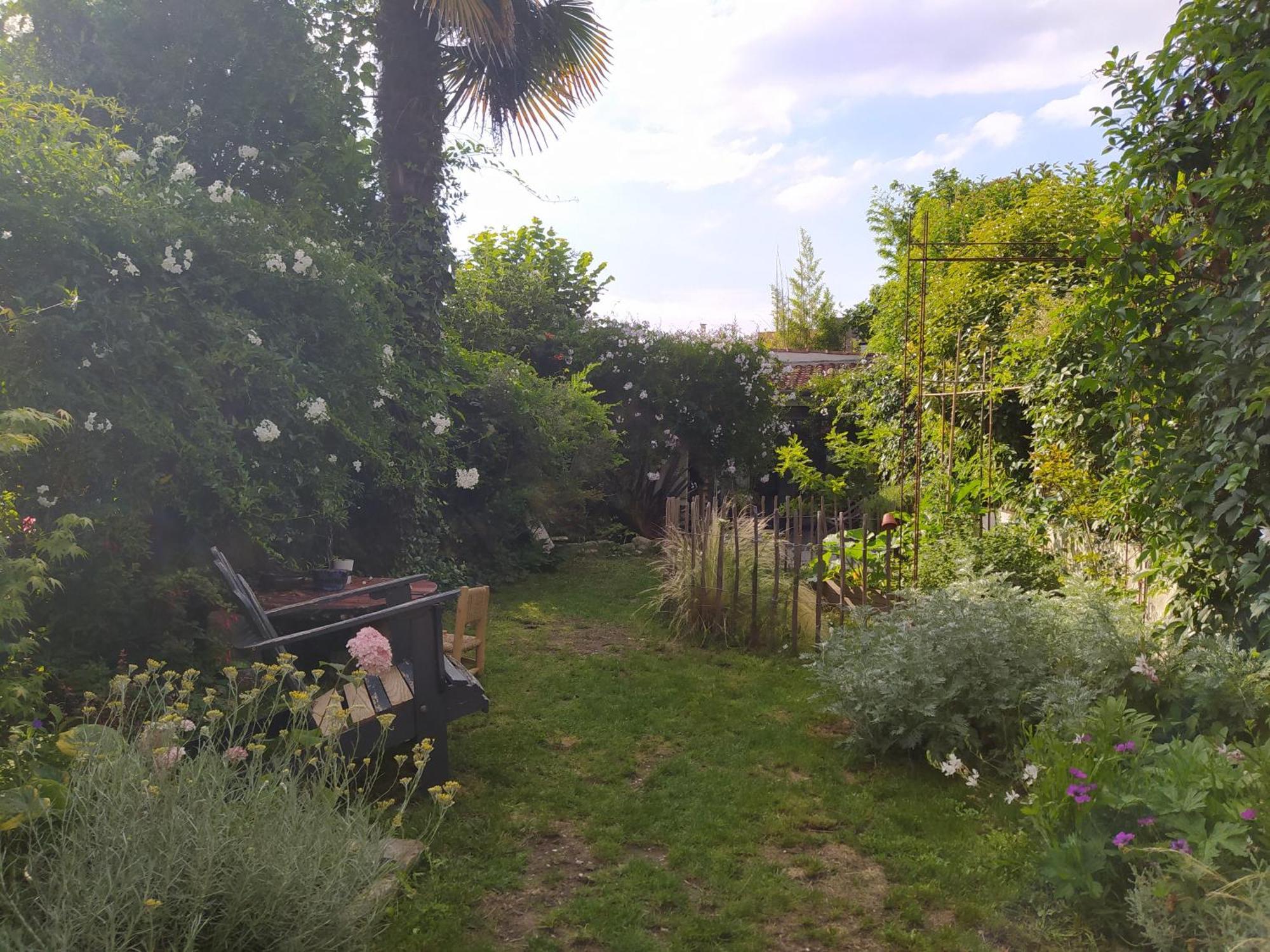 Maison Typique Avec Jardin, Proche Pont De Pierre Bordeaux