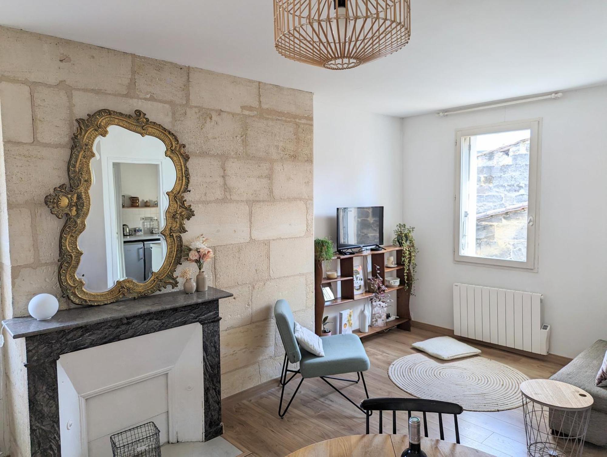 Homestay Cocon Lumineux Sous Les Toits De Bordeaux
