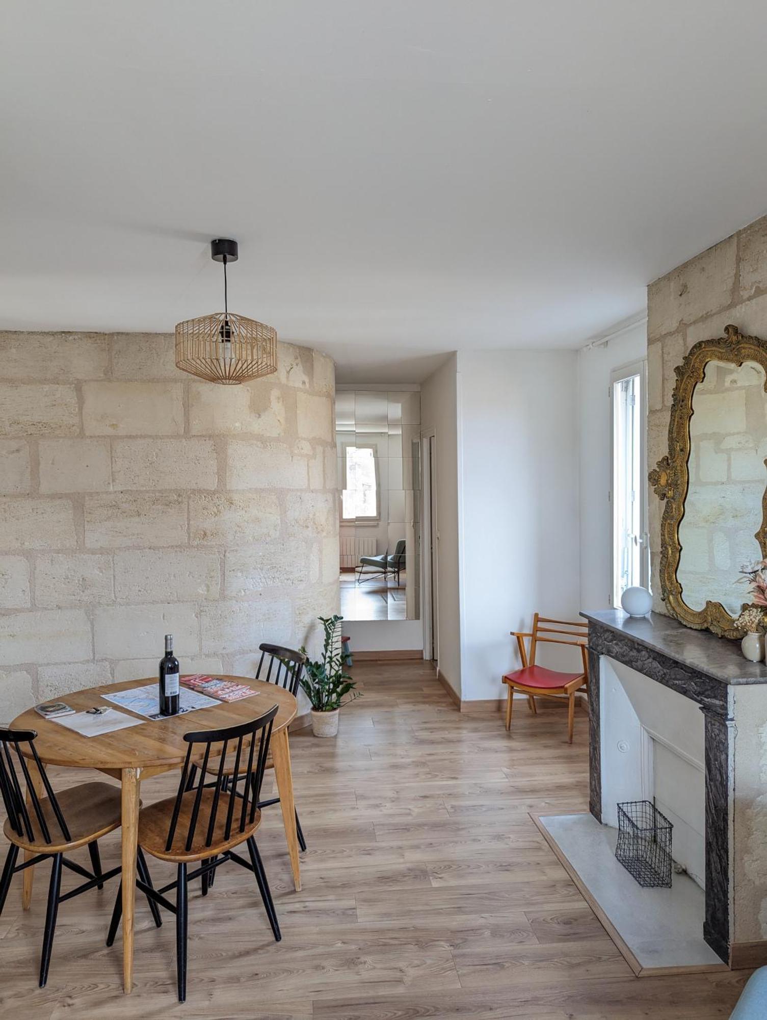 Homestay Cocon Lumineux Sous Les Toits De Bordeaux