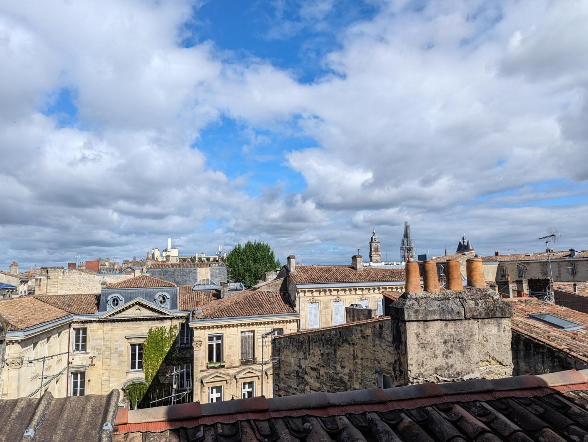 Cocon Lumineux Sous Les Toits De *